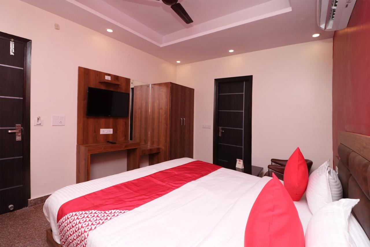 Oyo 36848 Embellish Hotel